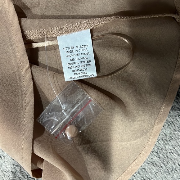 NWT Taupe Top - Picture 4 of 4